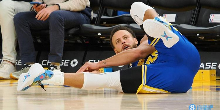 勇士队库里狂砍50分震撼全场三分雨助球队逆转取胜