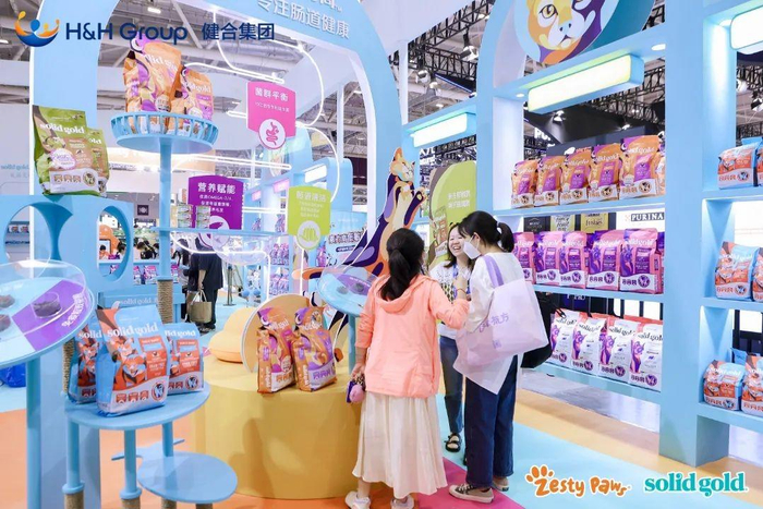 　　亚洲宠物展健合Solid Gold素力高展台