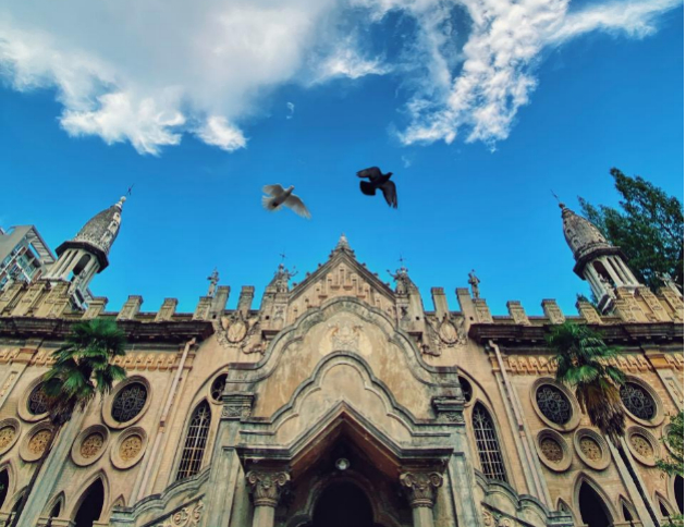 （仰拍古德寺，图片来自长江头条用户@兔子鹏）