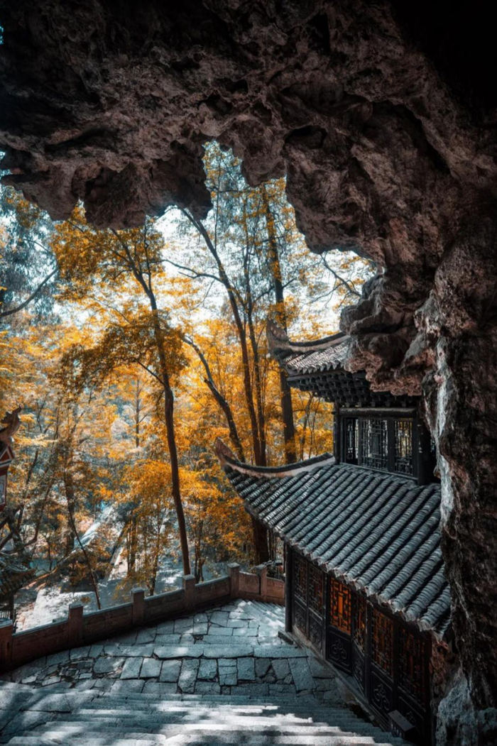 　　黄平飞云崖 摄影：周睿曦