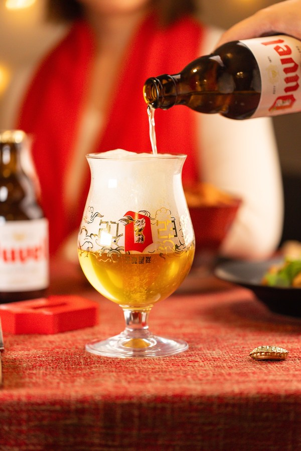 　　图3：督威新春生肖杯-兔年限定款