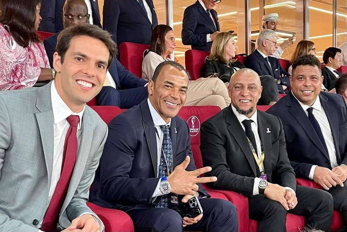 一众巴西足坛名宿现场观赛&nbsp; 图源：推特