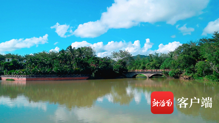 在三亚中廖村，宁静的水面倒映着山林青绿。达人顾思雨供图