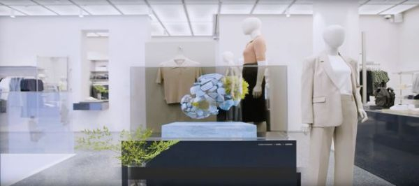 　　韩国MUSINSA首尔弘大旗舰店中透明OLED用作展示