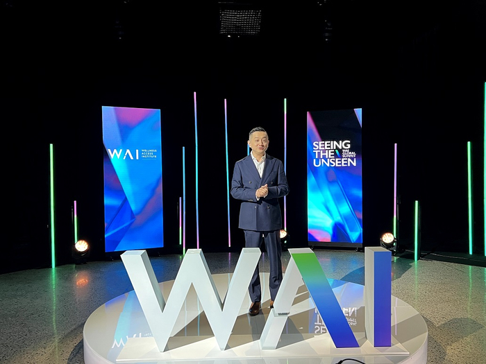 　　图：WAI源健康研究院发起人Warren Liu做开场演讲