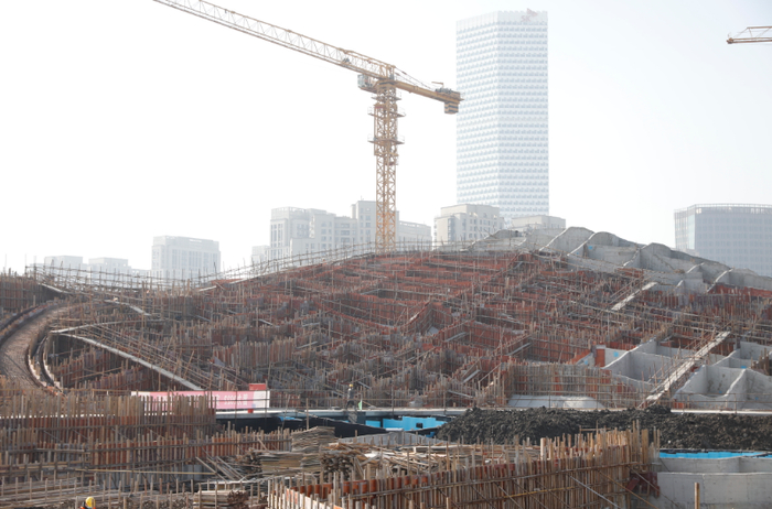 建设中的双子山及世博文化公园 李茂君 摄