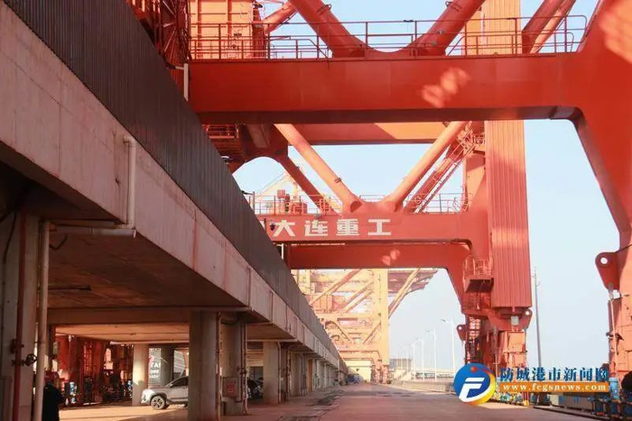 企沙港区赤沙作业区3#泊位一角。