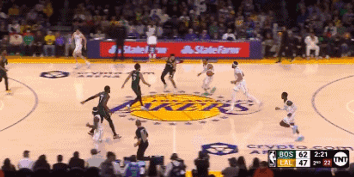 不容错过的篮球盛宴赛事回放深度呈现球员表现与团队协作亮点