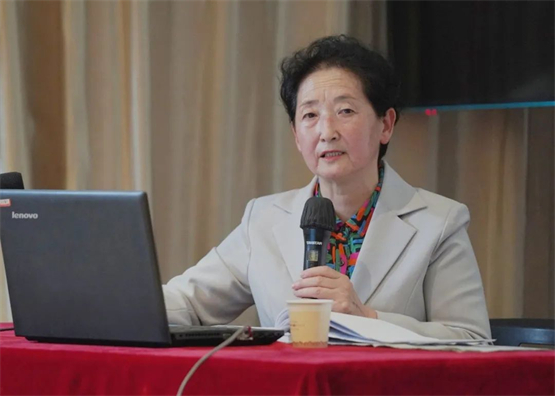 　　姚氏医学流派第七代代表性传承人、“姚氏妇科流派”项目负责人徐涟主任主题分享