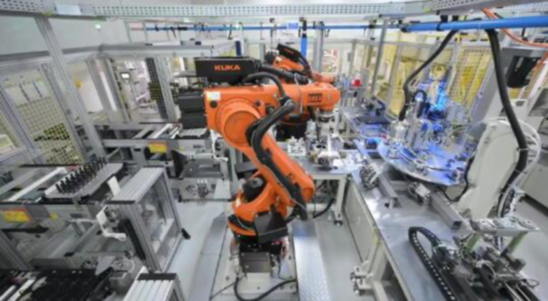 图为美的威灵电动压缩机生产线