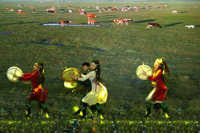 　　小鹿艺术团《鹿鸣鼓声》