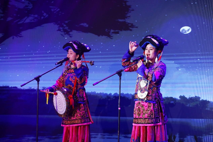 　　彝族歌曲《呼唤》