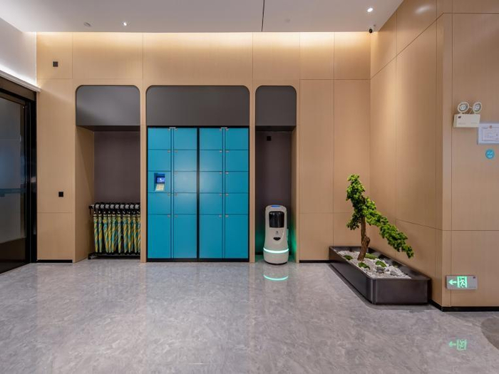 　　城市便捷酒店南宁民族大学西乡塘客运站店自助寄存柜