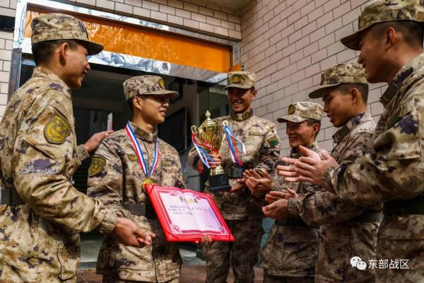 ▲周雄伟载誉而归。