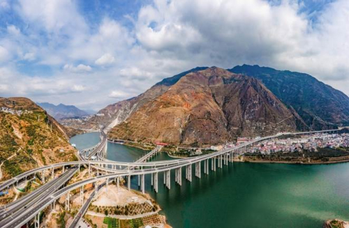 　　峨汉高速公路流沙河互通