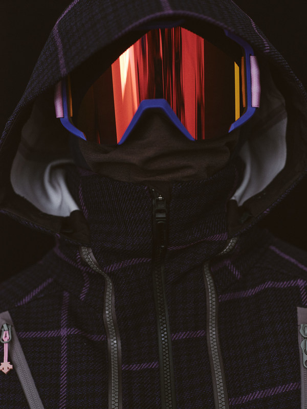 　　图3 BC POWDER JACKET专业滑雪服