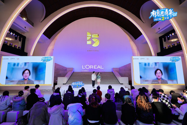 　　上海外国语大学教师代表李燕分享