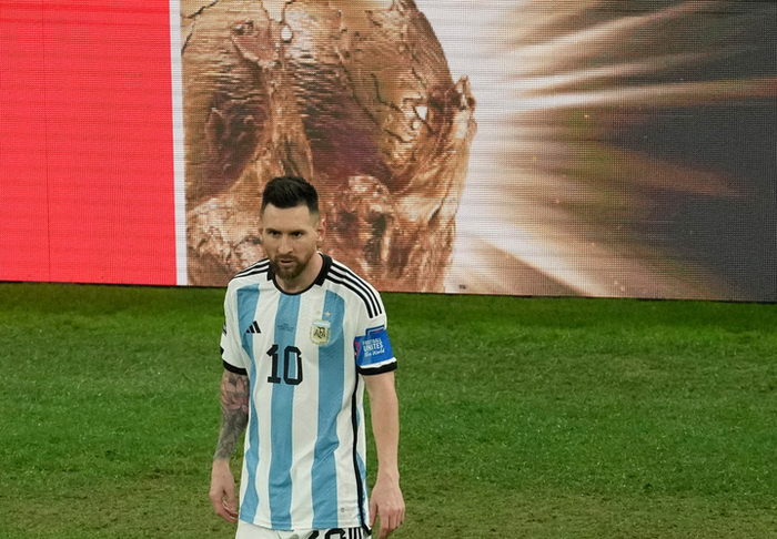 阿根廷队球员梅西在比赛中。新华社记者 肖艺九 摄