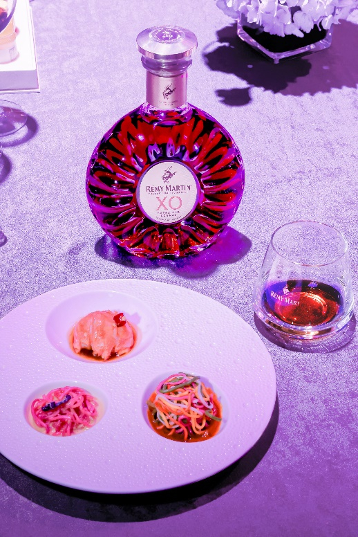 　　图3：人头马X.O优质香槟区干邑令珍馐美馔大放“邑”彩