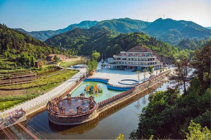 新县武占岭生态旅游度假景区