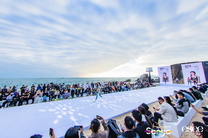 选手们在比赛。