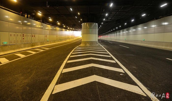 浦东大道地道已全线建成，将于12月23日24时通车。（张海峰 摄）