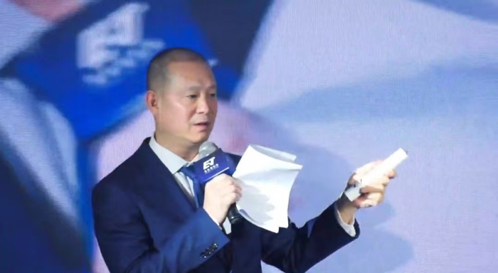 　　英能基科技公司创始人、董事长覃恒志讲话