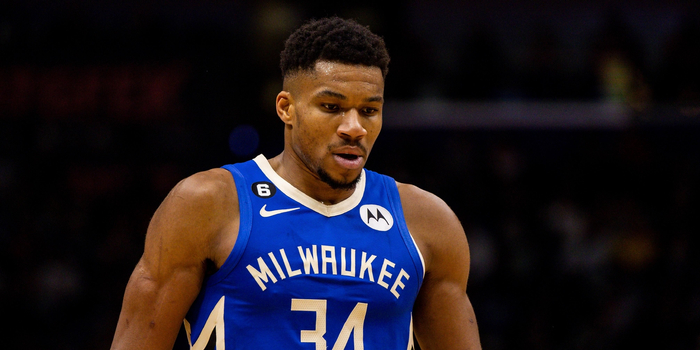 约基奇与浓眉的赛场博弈引燃战火