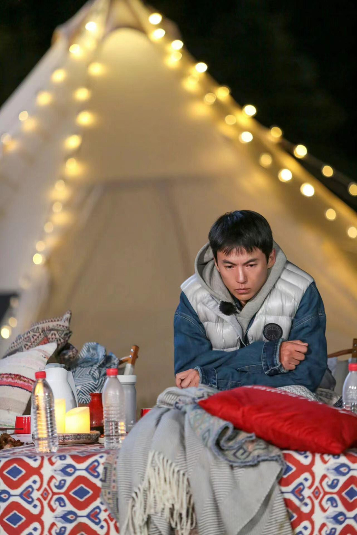 张婉婷（上）和宋宁峰。