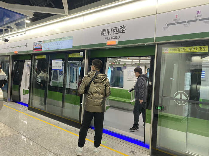 7号线北段迎来首批市民乘客。