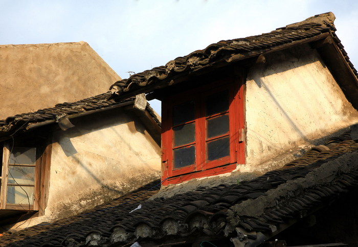 杨行老集镇中还有不少木质结构的老房