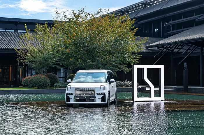 （图 / 极氪ZEEKR官微）