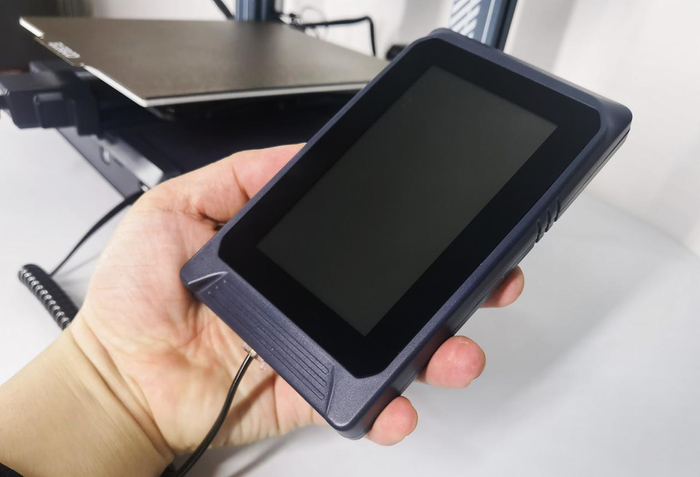 　　ELEGOO Neptune3 Pro配备4.3英寸电容屏