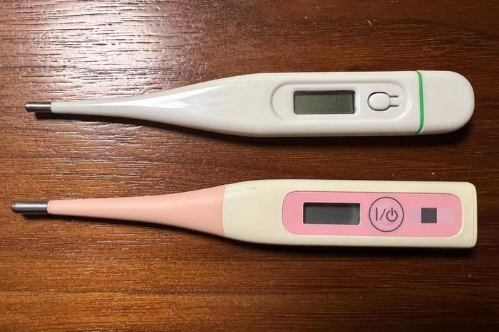 图说：电子体温计