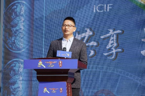 　　▲主办方大视界集团董事长吴啸致欢迎辞