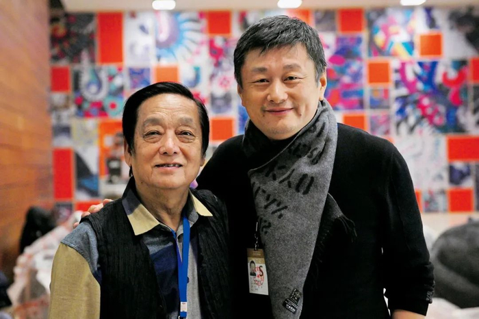 ▲ 美林与韩美林全球巡展总策展人赵力