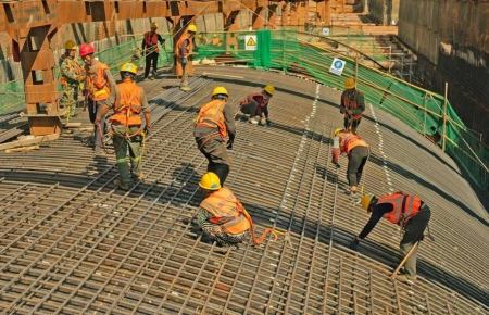 弧形拱顶施工现场。成都轨道集团供图