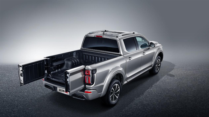 山海炮采用后尾门对开+平开设计。 长城汽车供图 华龙网发