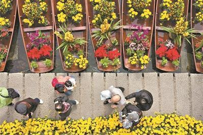 荔枝湾水上花市（资料图片） 莫伟浓 摄