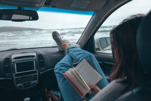 　　租车自驾，旅程更自由。/图虫创意