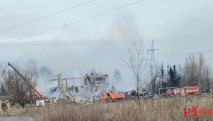↑马克耶夫卡职业学校大楼被夷为平地
