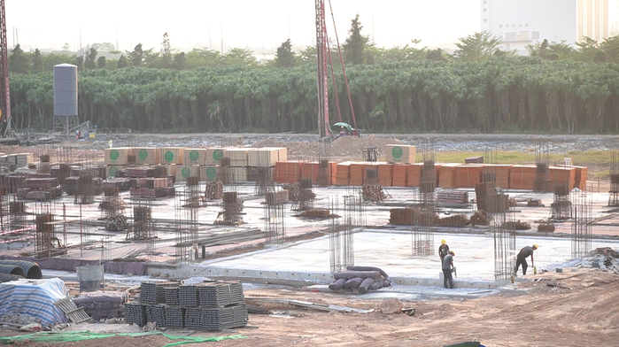 △安全应急应急产业园区内工厂正如火如荼建设。何榕 摄