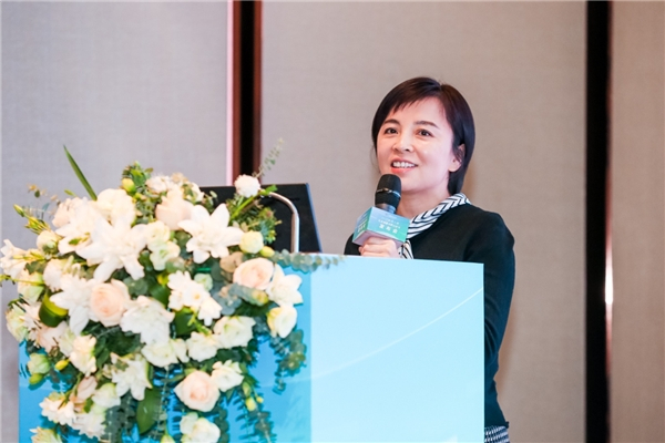 　　首都医科大学附属北京同仁医院皮肤科主任医师 魏爱华