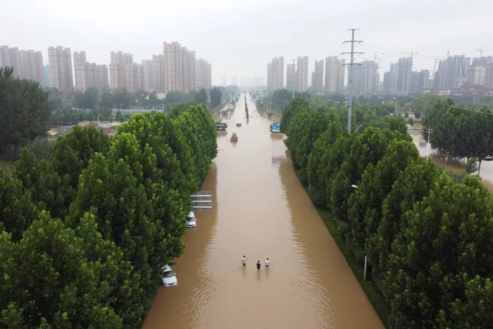▲2021年7月，拥有近1300万人口的郑州市三天的降雨量接近往年全年。（图片来源：Aly Song / Alamy）