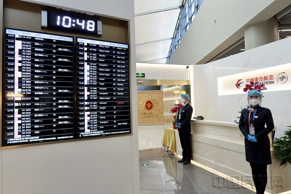 改造后的V23接待台