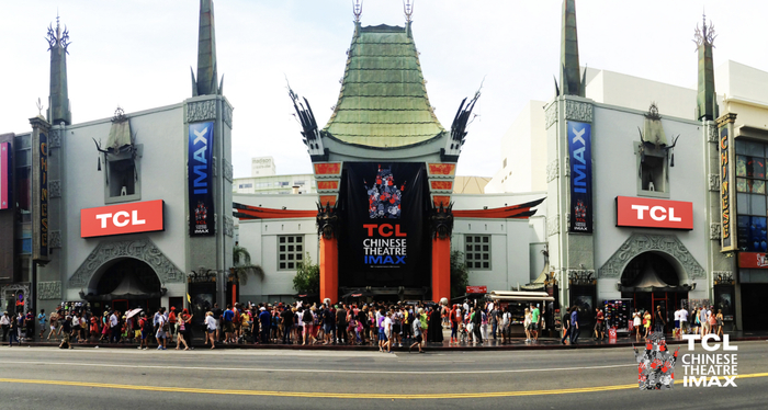 　　好莱坞TCL中国大剧院是美国众多电影首映礼的举办地,每年迎接约400万游客