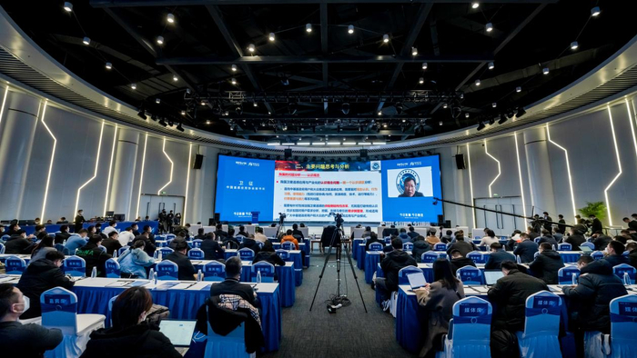 　　中国遥感应用协会秘书长卫征线上专题报告