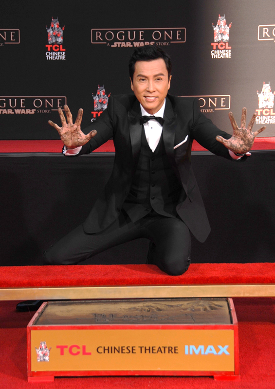 　　华人影星甄子丹出席好莱坞TCL中国大剧院手映礼