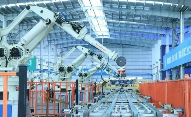 佛山新明珠智能生产车间。