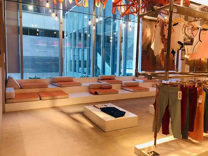 空荡荡的休息区，此前这里坐满了人 受访者供图